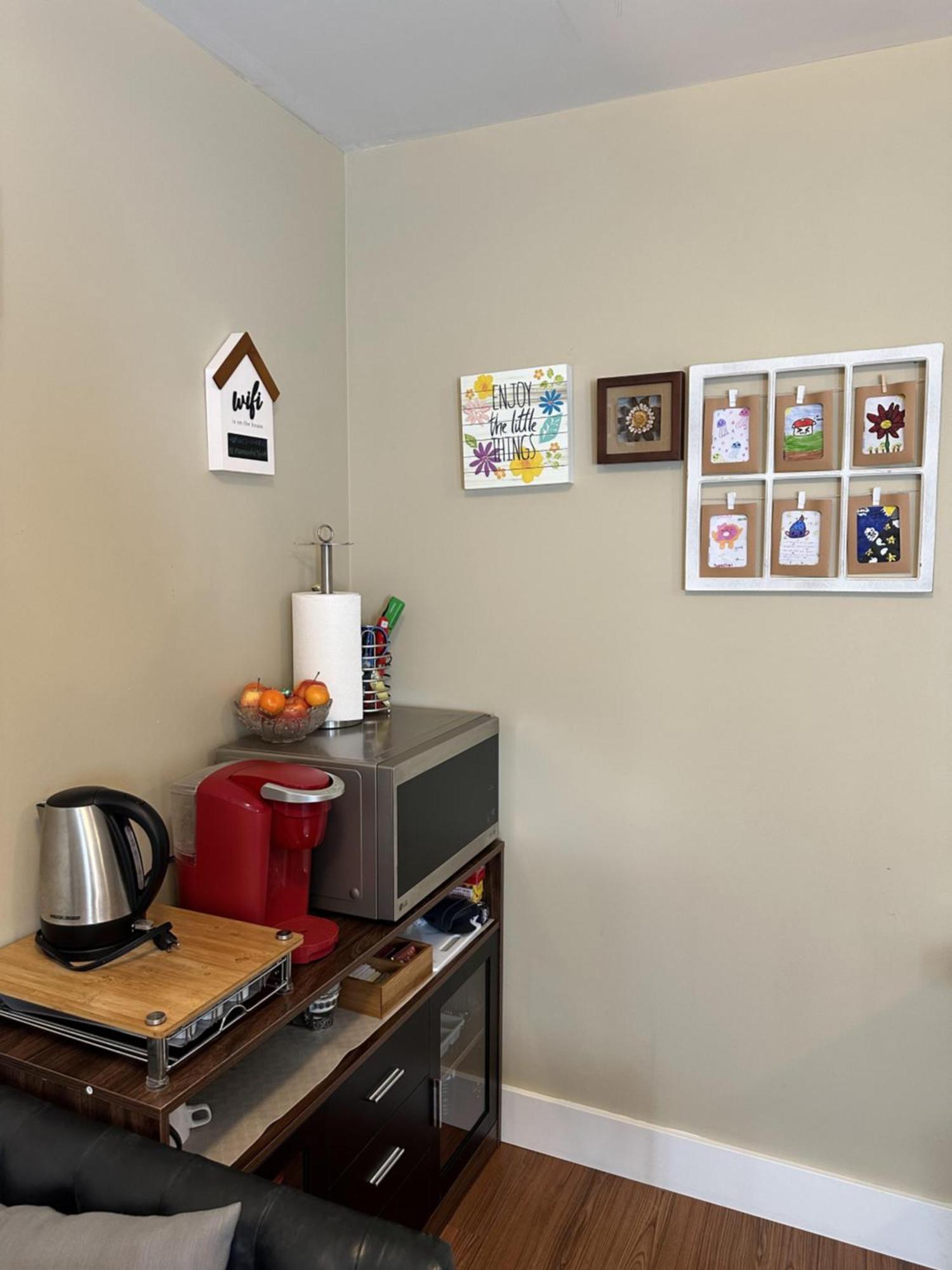 Separate Entry Sweet Home Victoria Luaran gambar