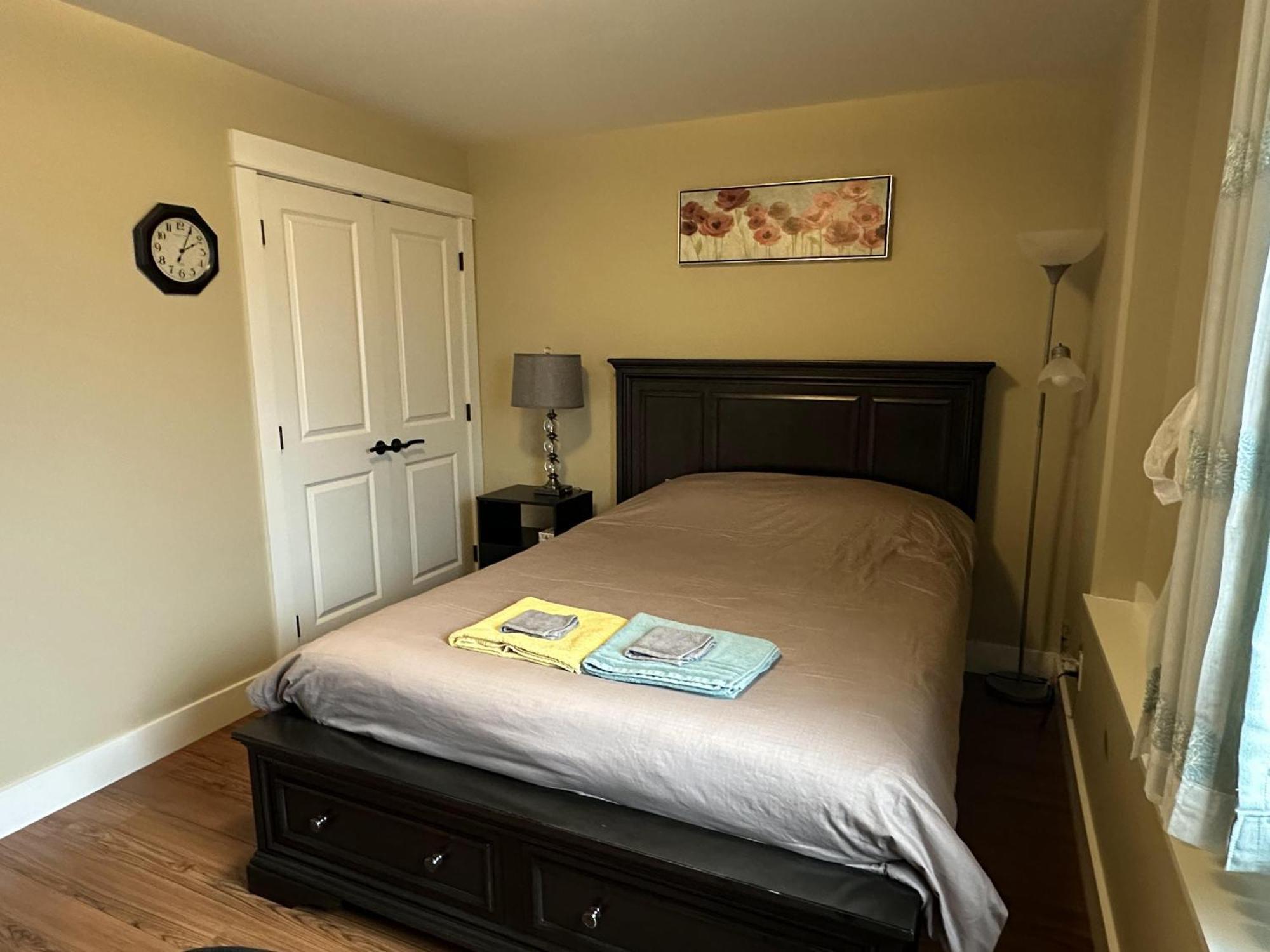 Separate Entry Sweet Home Victoria Luaran gambar