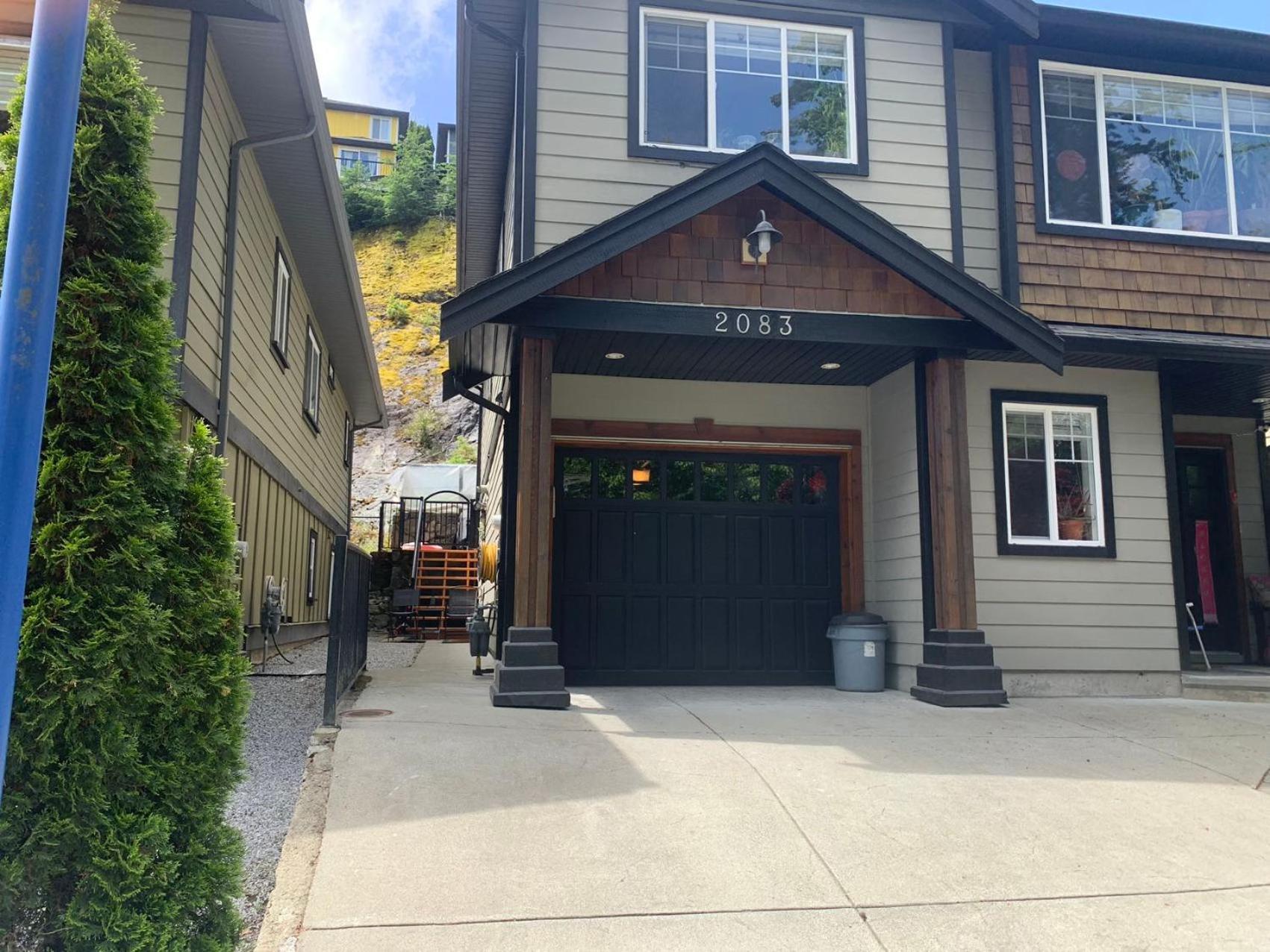 Separate Entry Sweet Home Victoria Luaran gambar