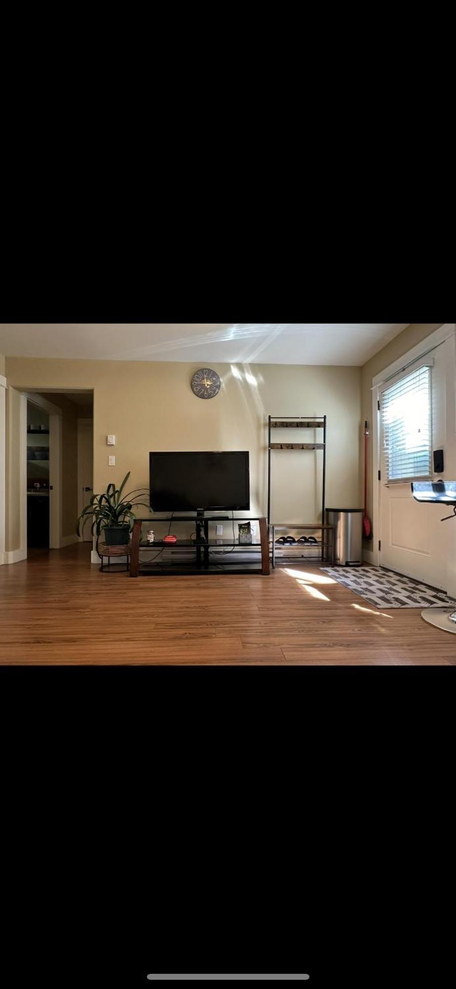 Separate Entry Sweet Home Victoria Luaran gambar